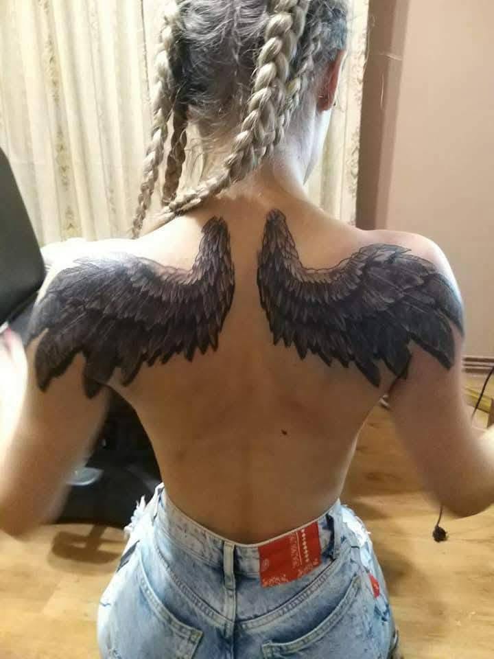 Aripi — detaliu — lucrare MAX TATTOO