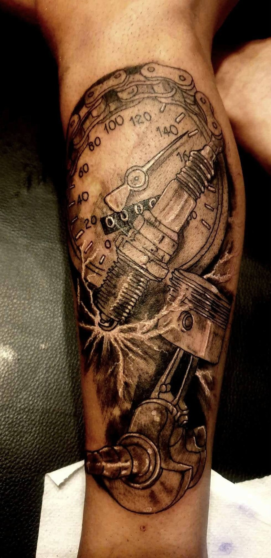 Compoziție mecanică — lucrare MAX TATTOO